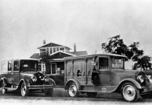 1923 S&S hearse and ambulance (Williams FH, Garland, TX).jpg
